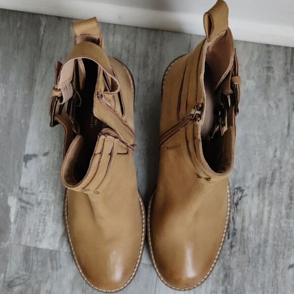 NWOB Seychelles Give it a Whirl buckle booties - Picture 4 of 9